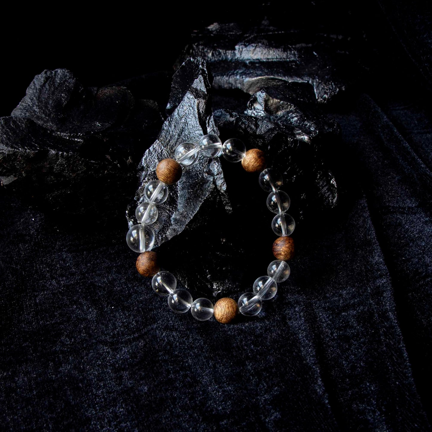 Auralyn Tarot The Hermit Clear Quartz Crystal Bracelet, 11–12mm Clear Quartz with 5 Evenly Spaced Agarwood Beads (Subtle Aroma), Handmade Meditation & Energy Jewelry for Clarity, Calm and Intention