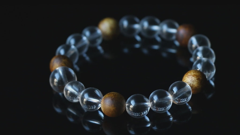 Auralyn Tarot The Hermit Clear Quartz Crystal Bracelet, 11–12mm Clear Quartz with 5 Evenly Spaced Agarwood Beads (Subtle Aroma), Handmade Meditation & Energy Jewelry for Clarity, Calm and Intention